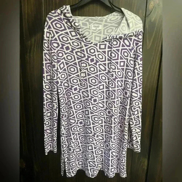Mott 50 SUN PROTECTIVE DRESS SIZE SMALL PURPLE AND WHITE - Picture 3 of 6
